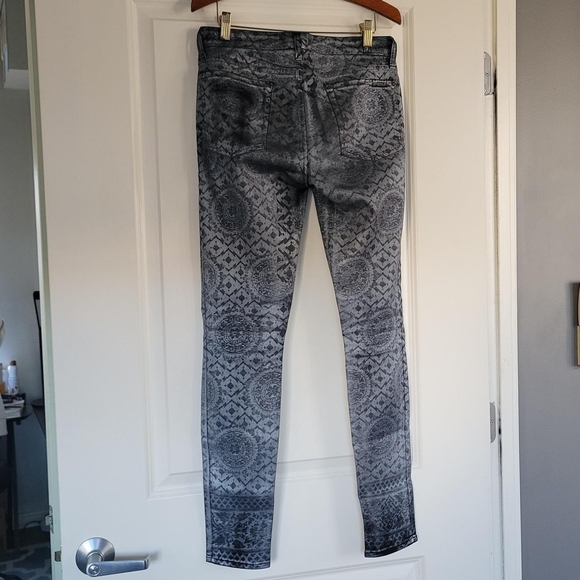 7 For All Mankind Silver Artisan Tile Denim - Picture 7 of 8